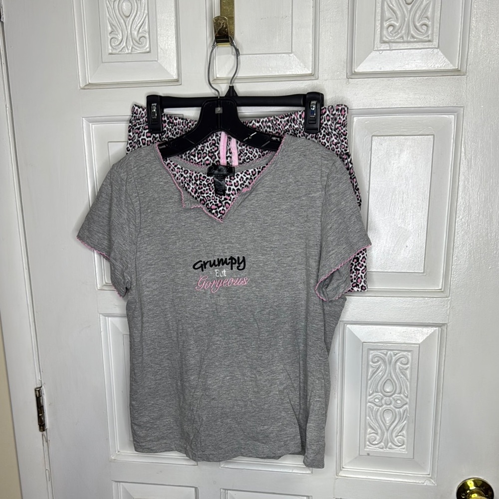 Reva Rofe Gray and Pink Grumpy Leopard Print  Pajama Set Size Large